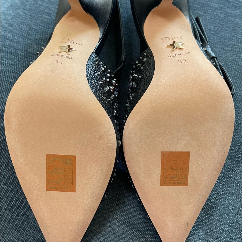 Elegant Black Slingback Heels - Picture 7 of 8